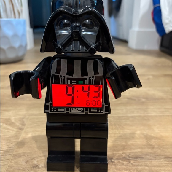 Darth Vader LEGO Alarm Clock - Picture 2 of 4
